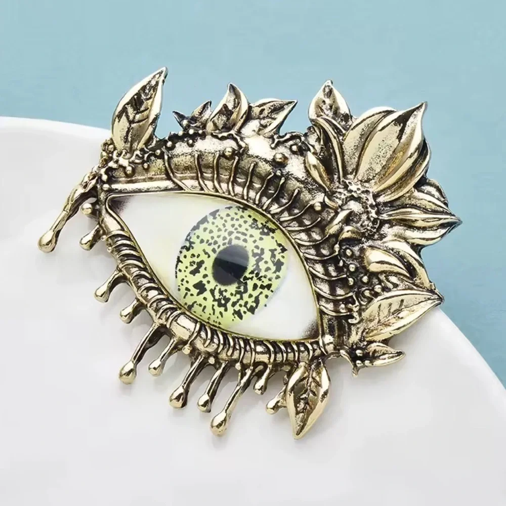 Vintage Green Eye Brooch – Artistic Gold Statement Pin, Surreal Jewelry